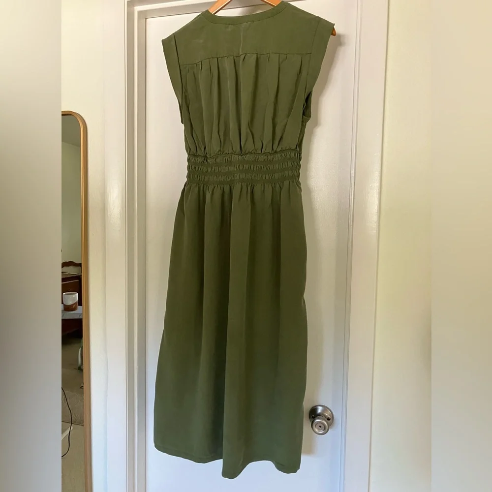 Levi’s Olive Green Bettina Sleeveless Midi Dress, size Medium - Picture 2 of 7